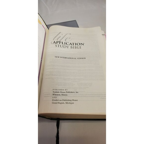 Life Application Study Bible New International Version - Leather - Picture 4 of 4